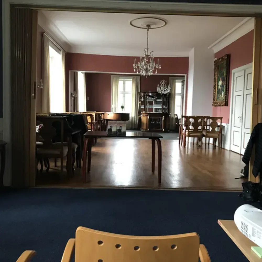 Pianos and Luxury Rooms